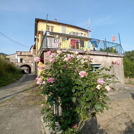 Agriturismo Ghirlanda Norma Rita Villa Carrodano Inferiore Exterior photo