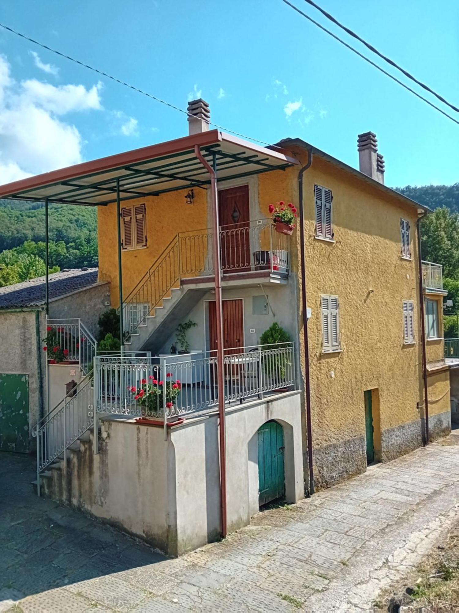 Agriturismo Ghirlanda Norma Rita Villa Carrodano Inferiore Exterior photo